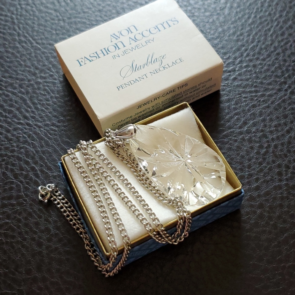 Vtg Avon Starblaze Necklace- Nos 18$